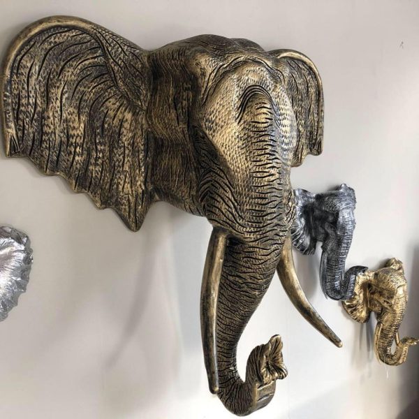 Jumbo XXL olifant gemaakt van polystone in de kleur brons.